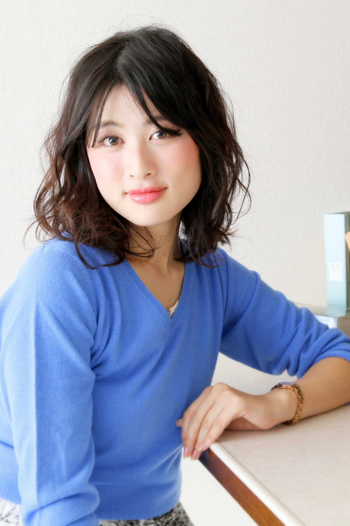 暗めアッシュブラウン 愛されパーマミディアム Sourile Jiyugaoka 自由が丘の美容院 エデュコ スゥリール 暗めアッシュブラウン 愛されパーマミディアム Sourile Jiyugaoka 自由が丘の美容院 エデュコ スゥリール