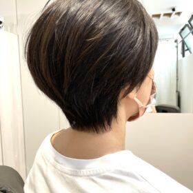 短め前髪 大人ショートボブ 40代50代の為の大人ショート 自由が丘の美容院 エデュコ スゥリール